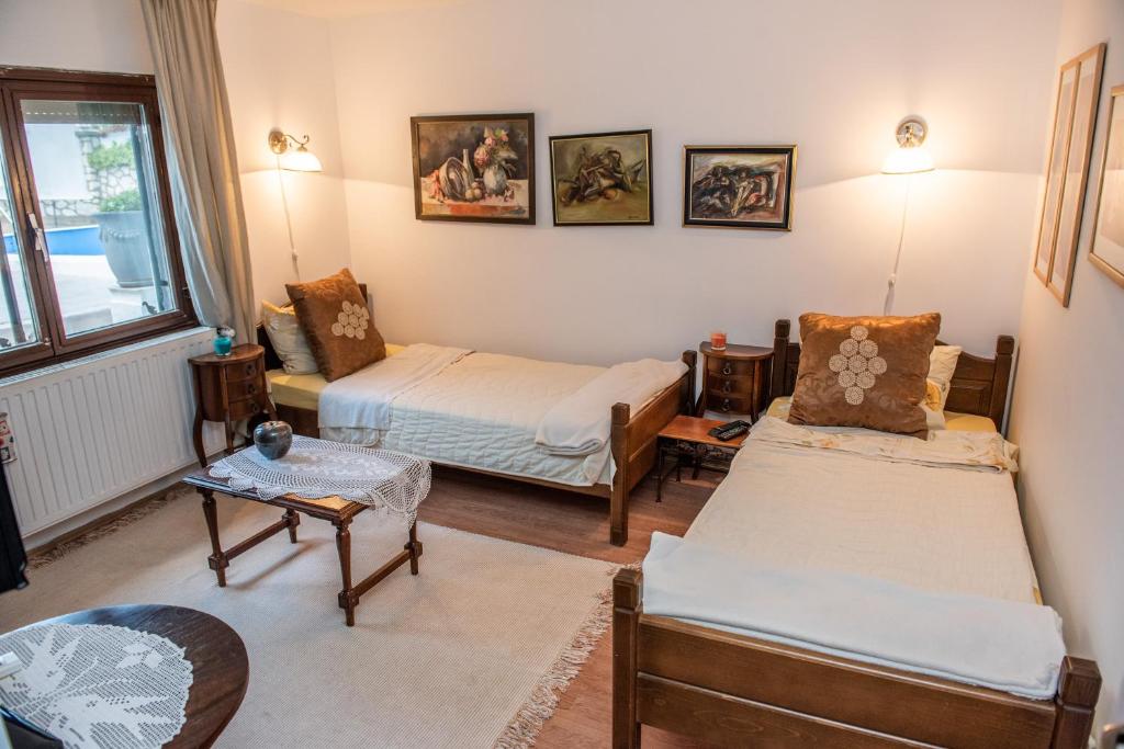 Vila Mila - Two-Bedroom Apartment With Garden View