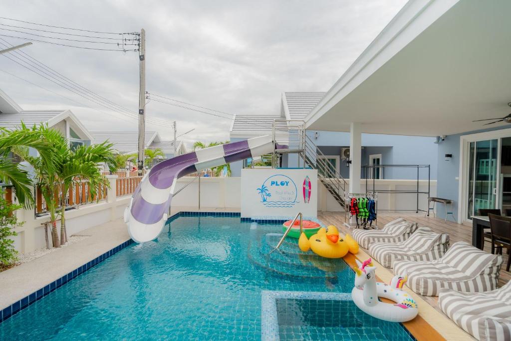 Bazén v ubytování พลอยพูลวิลล่า ชะอำ 3 Ploy Poolvilla Cha-am 3 nebo v jeho okolí