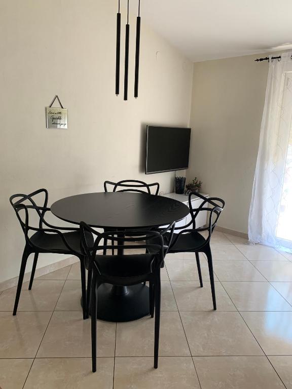 Cozy Circle Apartment