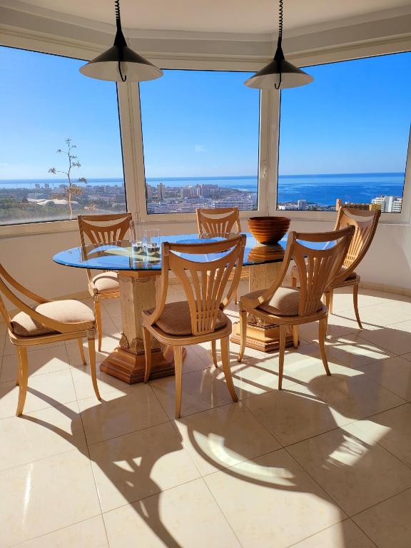 Ferienhaus El Musgo mit Meerblick und Pool