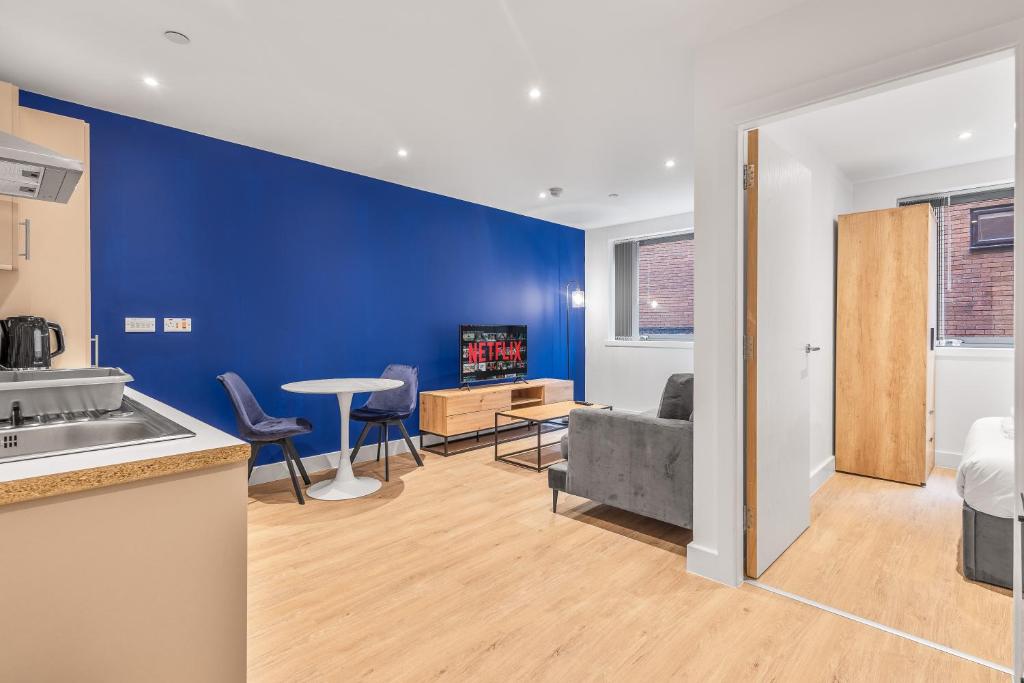 Kuchyň nebo kuchyňský kout v ubytování NEC BHX Airport HS2 Resorts World
