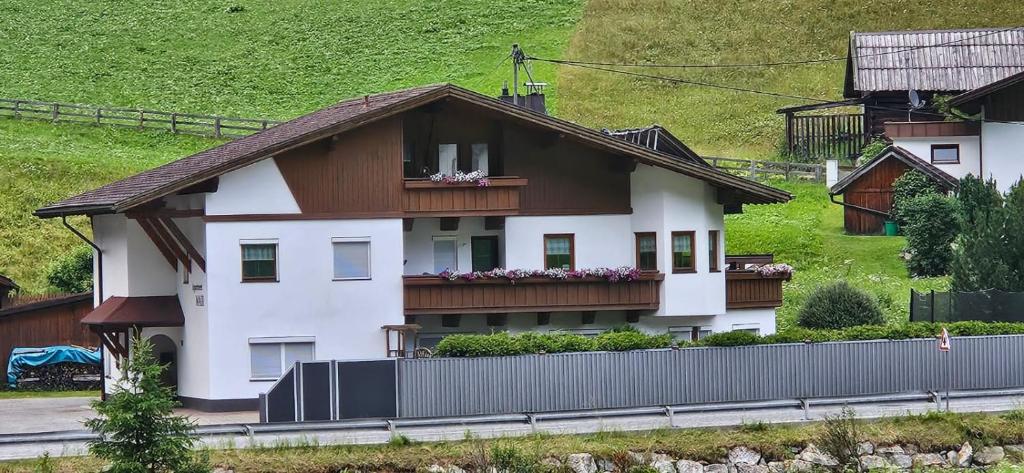 Budova, v ktorej sa apartmán nachádza