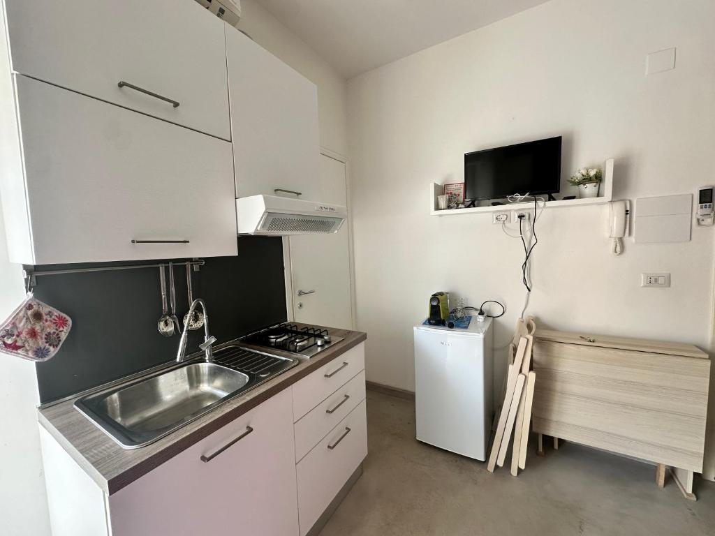 A kitchen or kitchenette at VISTA MARE Gallipoli Perla Marina