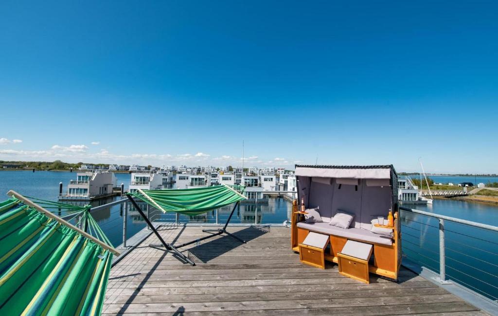 Φυσικό τοπίο κοντά σε αυτό το πλωτό κατάλυμα