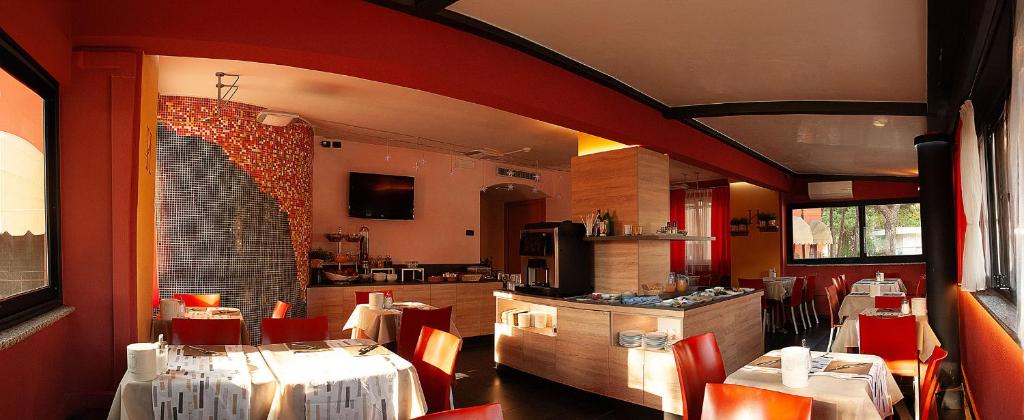 TV a/nebo společenská místnost v ubytování Hotel Savoia