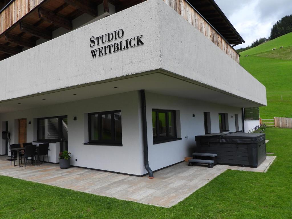 Budova, v ktorej sa apartmán nachádza