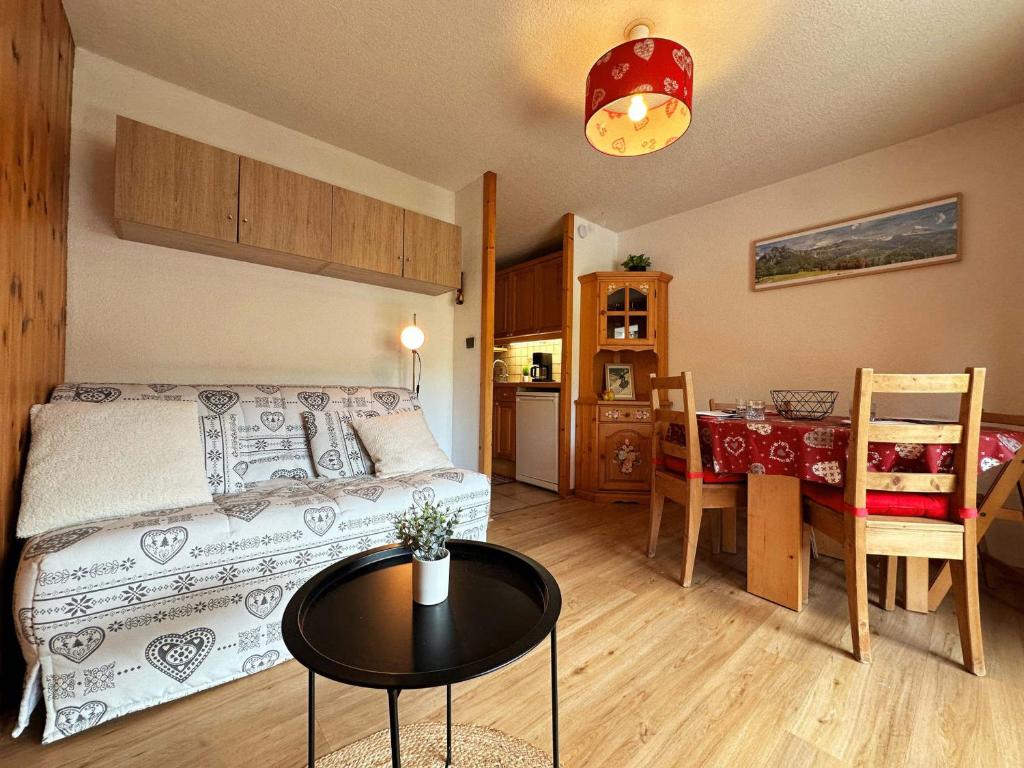 Posezení v ubytování Appartement cosy à Morillon, proche télécabine - FR-1-624-143