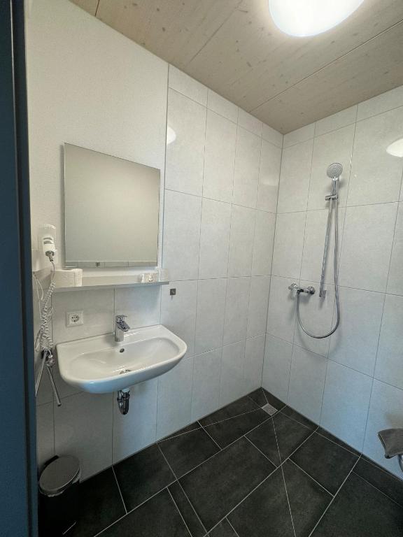 Koupelna v ubytování Hotel Lijo, bei Basel
