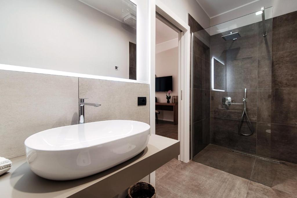 Como Lakeside Suites - Deluxe King Room