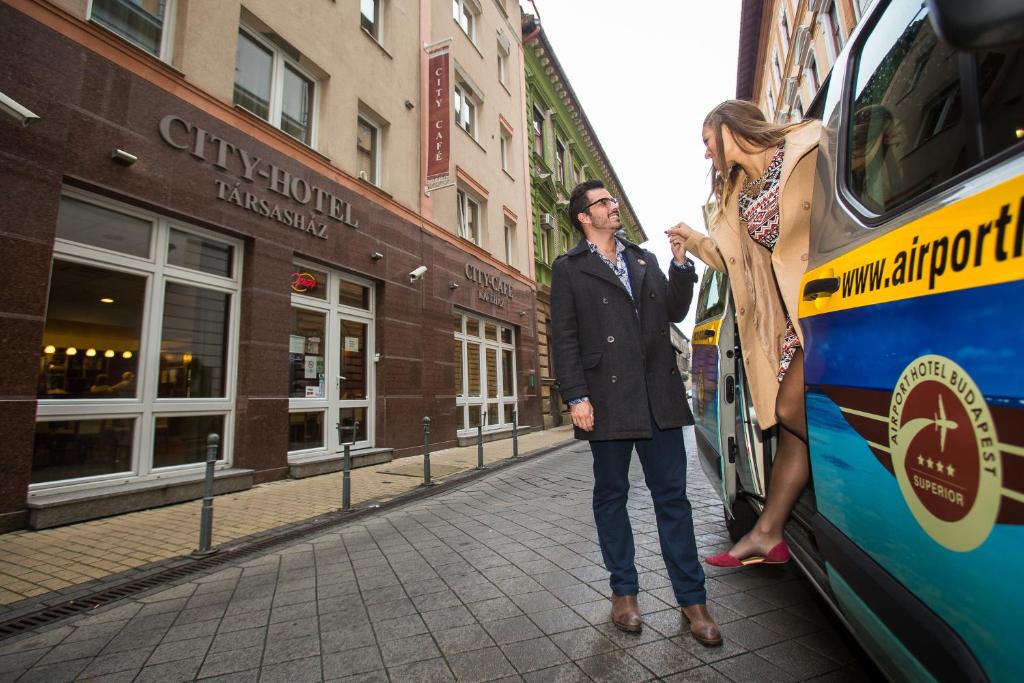 City Home Budapest - Resim 8