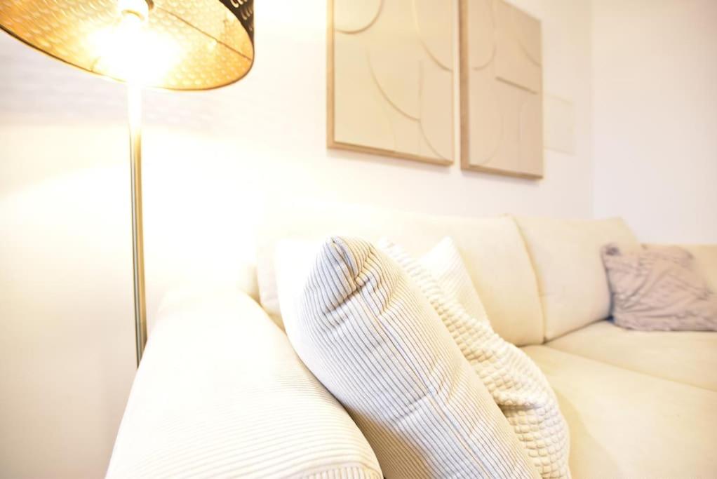 Posezení v ubytování Cosy new apartment in calm area near merano