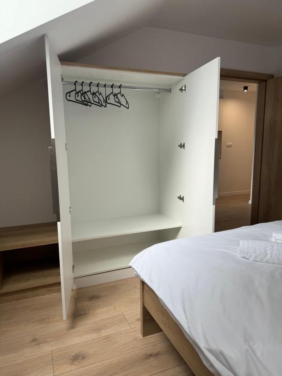 Postel nebo postele na pokoji v ubytování Apartmán Lesná 5, Bojnice