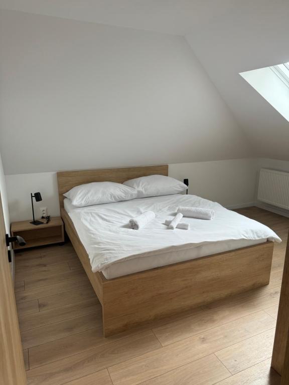 Postel nebo postele na pokoji v ubytování Apartmán Lesná 5, Bojnice