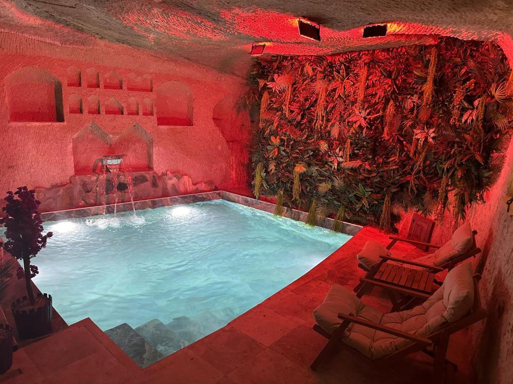 Bazén v ubytování Aşk-ı Nare Cave Hotel - Swimming Pool & SPA nebo v jeho okolí