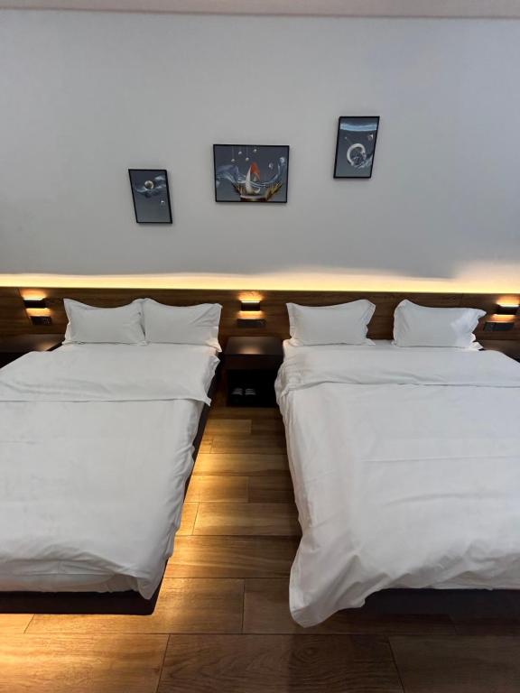 H.T Hotel - Double Or Twin Room With Private Bathroom