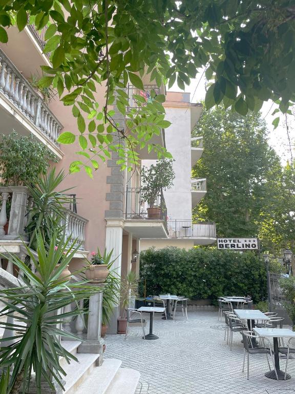 Budova, kde se hotel nachází