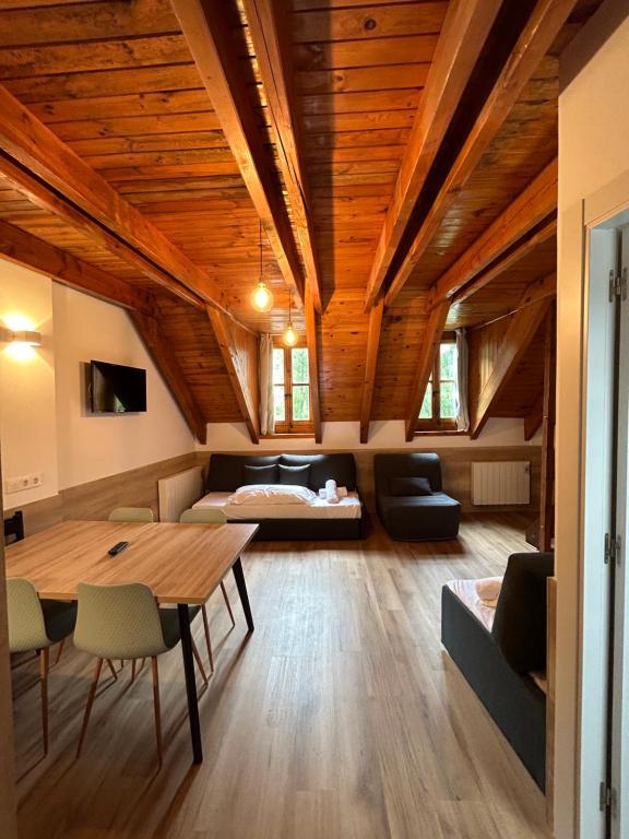 Posedenie v ubytovaní Apartamentos La Solana