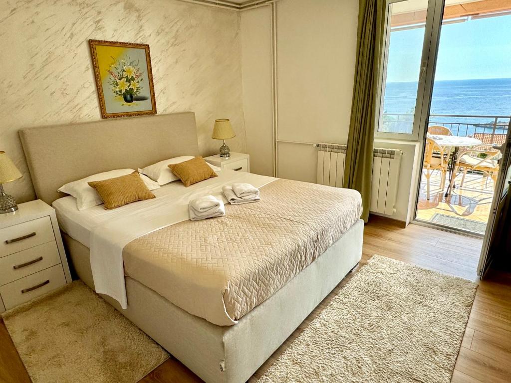 Postel nebo postele na pokoji v ubytování Apartments Kentera LUX