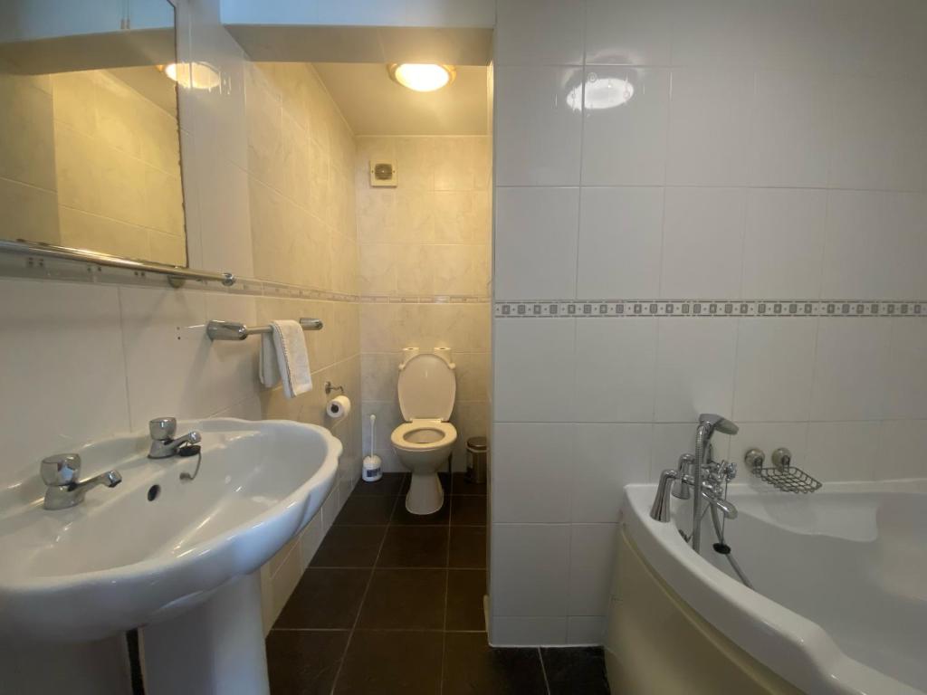 The Beach Hotel - Resim 30