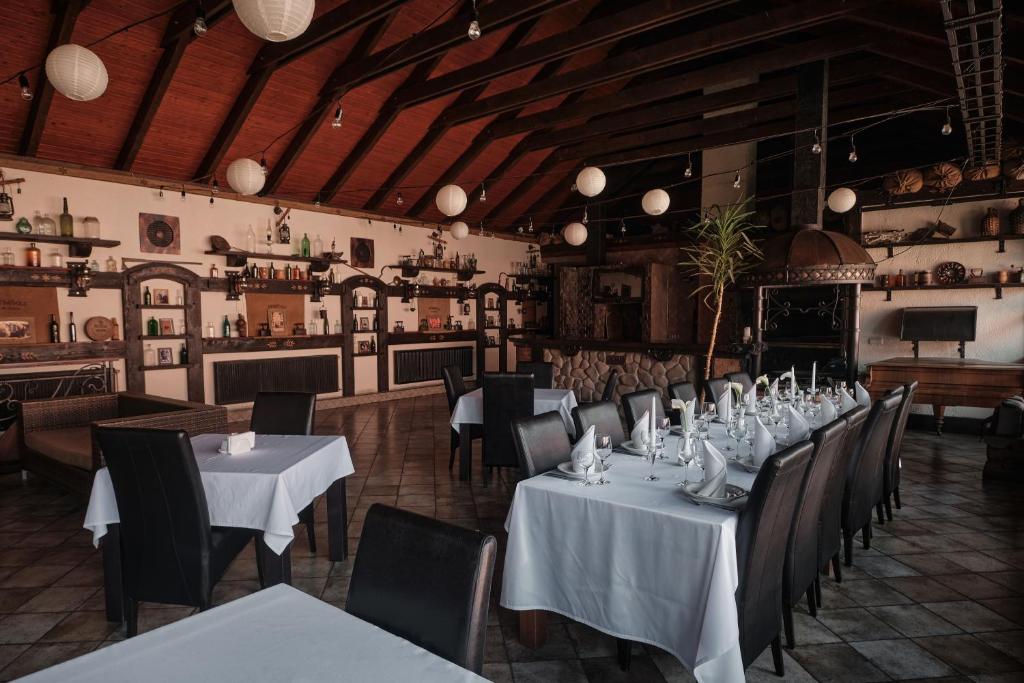 Restaurace v ubytování UNGVARSKIY Thermal Hotel