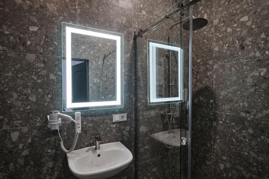 Koupelna v ubytování UNGVARSKIY Thermal Hotel