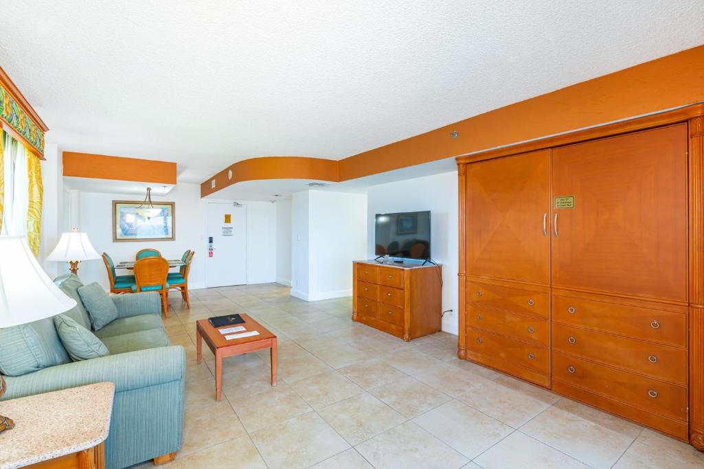 Fort Lauderdale Beach Resort by Vacatia - One-Bedroom Suite