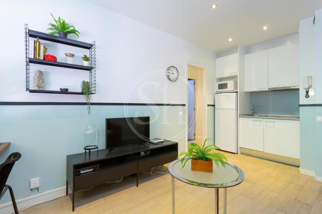 Modern Apartment near FC Barcelona Stadium