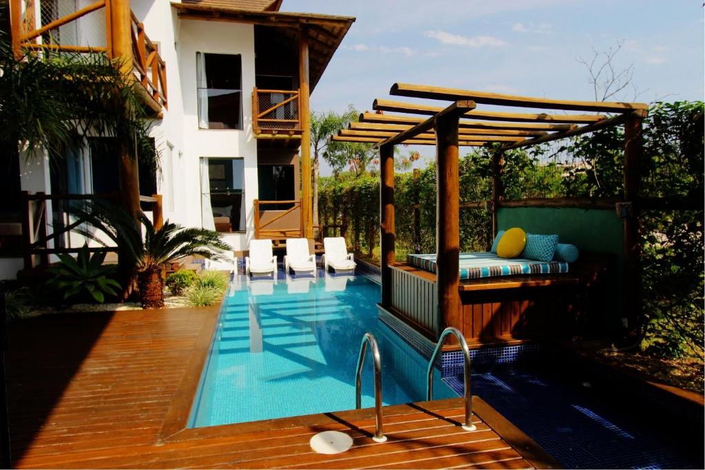 A piscina localizada em Pousada Arágua ou nos arredores