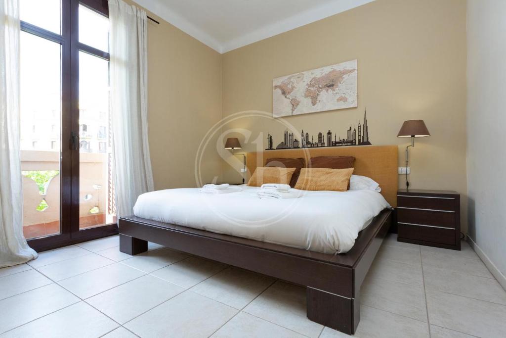 City center apartment for 4