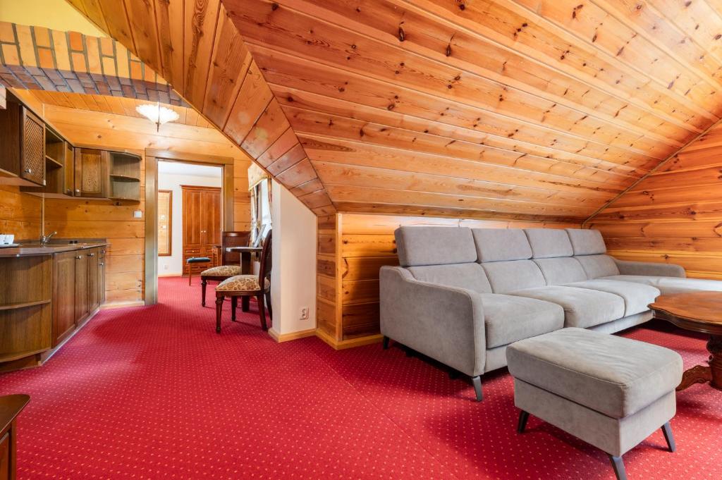 Posedenie v ubytovaní Hotel Dworek Wapionka