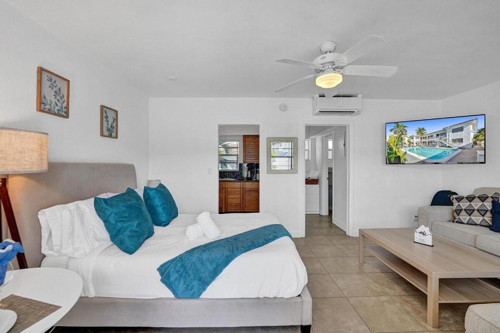Waves On Desoto 1- Bedroom Rental Unit With Pool - Doble Estudio De Lujo