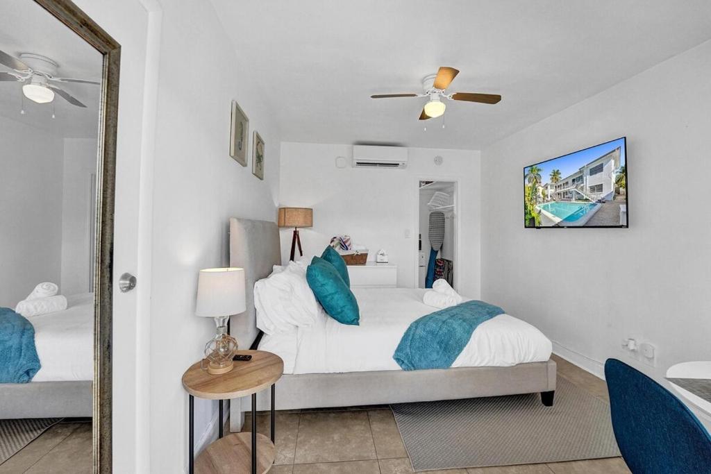 Waves On Desoto 1- Bedroom Rental Unit With Pool - Loft
