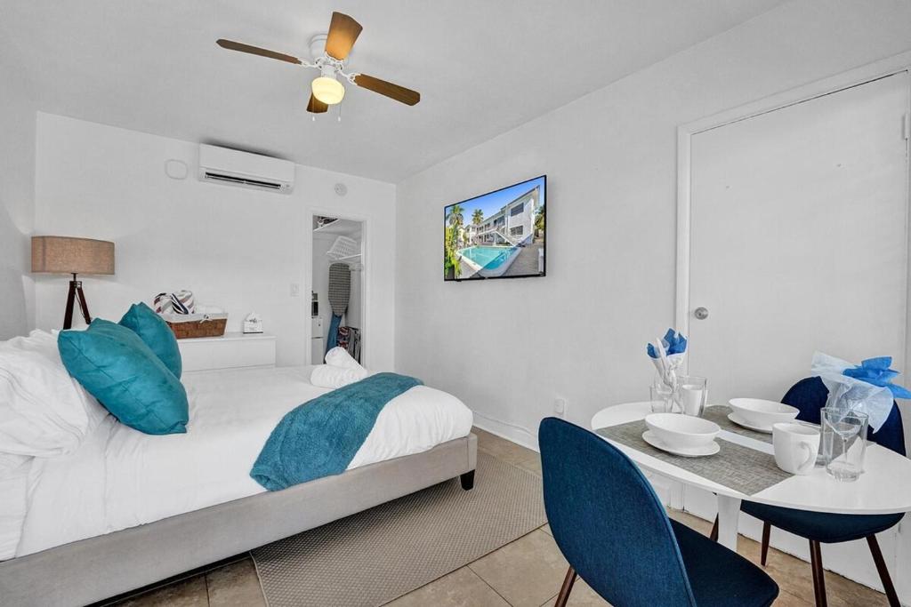 Waves On Desoto 1- Bedroom Rental Unit With Pool - Apartamento - Planta Baja