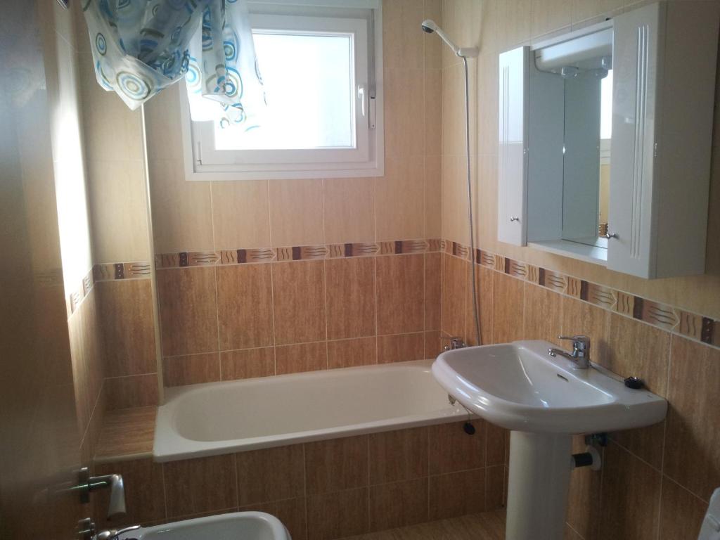 A bathroom at Hotel Azcona