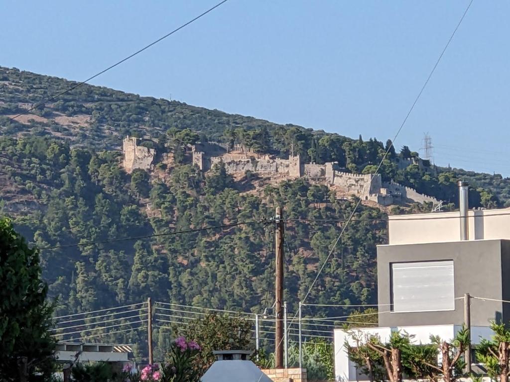 Üldine mäevaade või majutusasutusest Nafpaktos beach Apartment pildistatud vaade