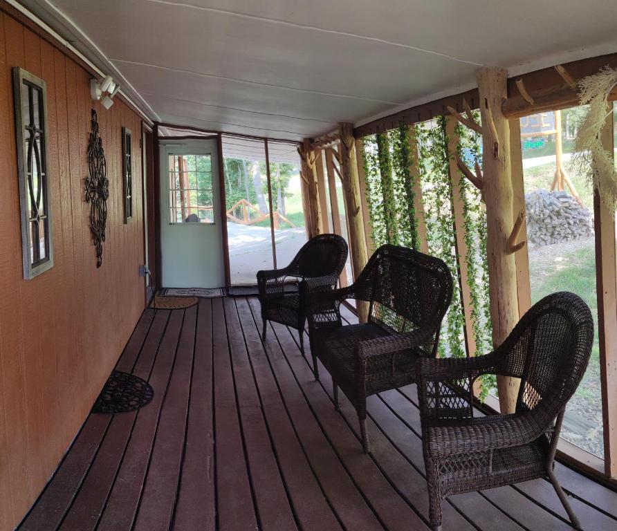 Cedar House - Apartment With Lake View