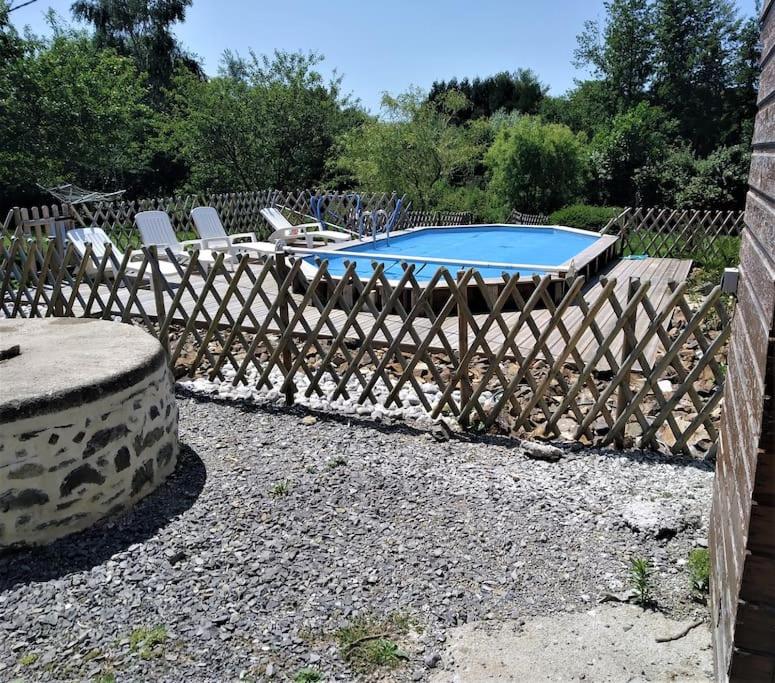 Swimmingpoolen hos eller tæt på GITE 15 personnes confort et authenticité