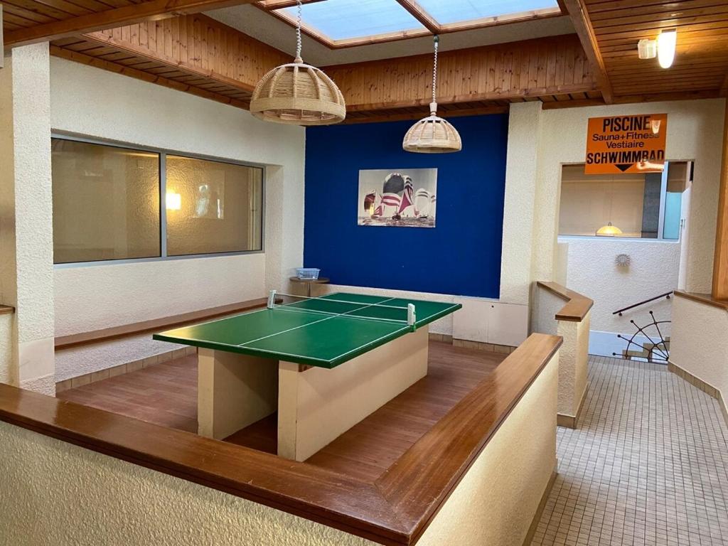 Biliár nebo kulečník v ubytování La Ruinette-cosy 2-bed With Pool & Gym Access