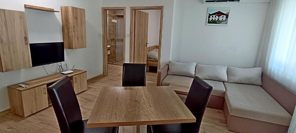 II Szentharomsag Resty 6725 Szeged, Szentháromság u. 64 fszt 2. kép - 1
