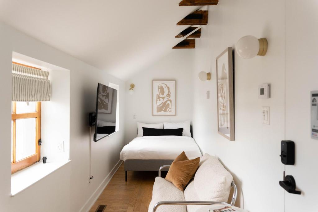 
Studio Apartment double size bed
