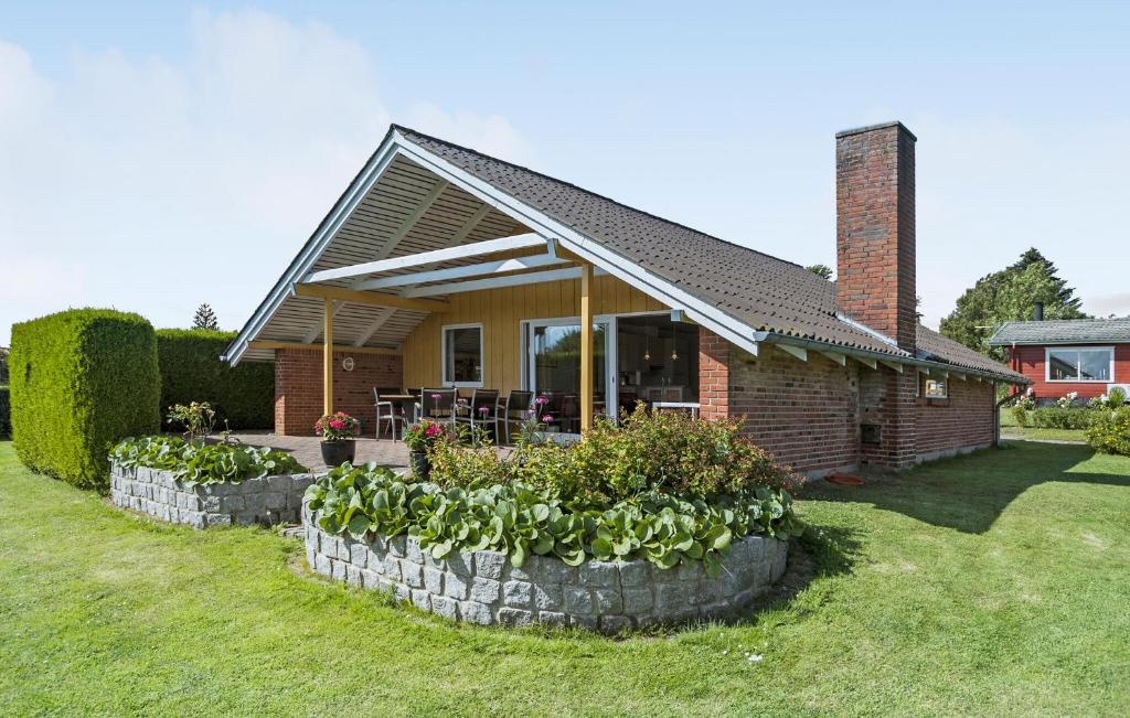 Taman di luar 3 Bedroom Nice Home In Egernsund