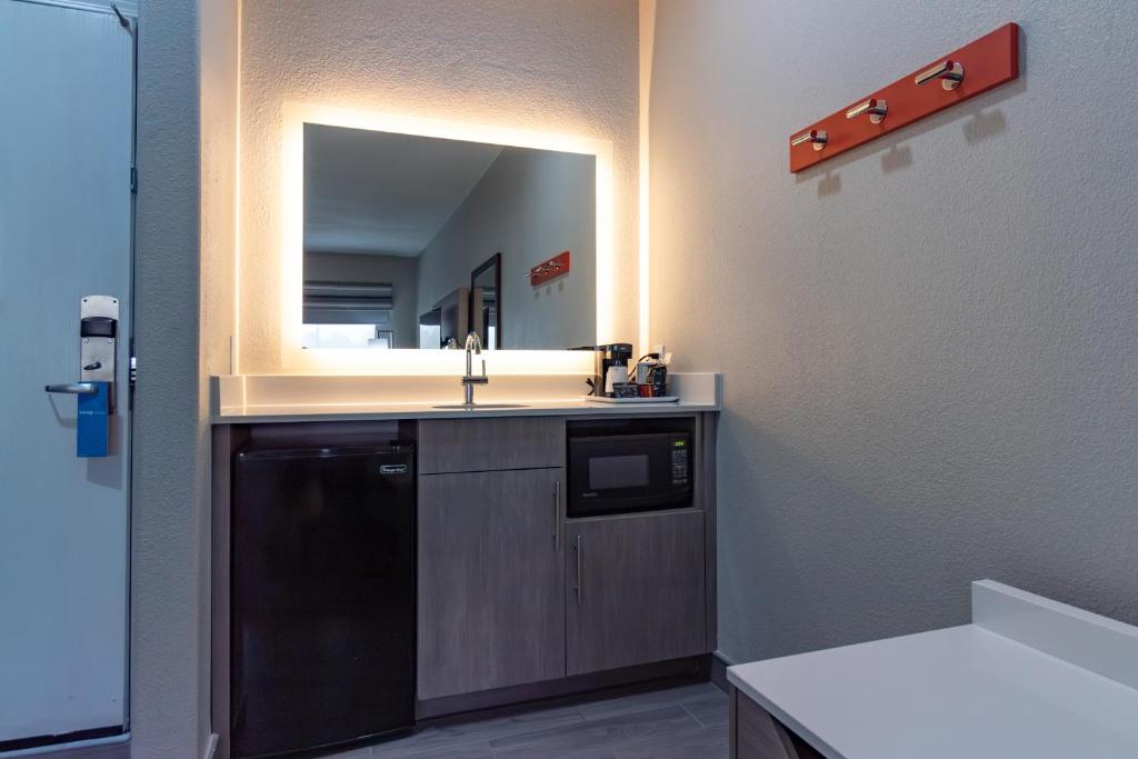 Hampton Inn & Suites Denton - King Studio Suite - Non-fumeur