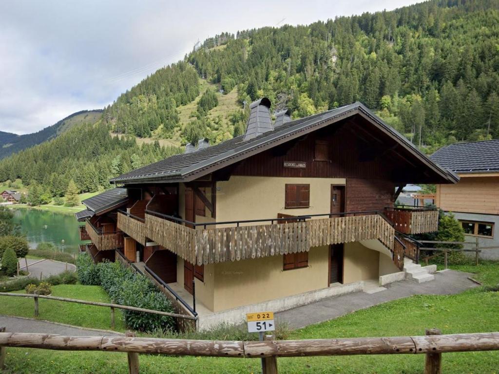 Zdjęcie z galerii obiektu Appartement Châtel 2 chambres + coin nuit, proche des télésièges et navettes, garage privatif - FR-1-693-10 w mieście Châtel