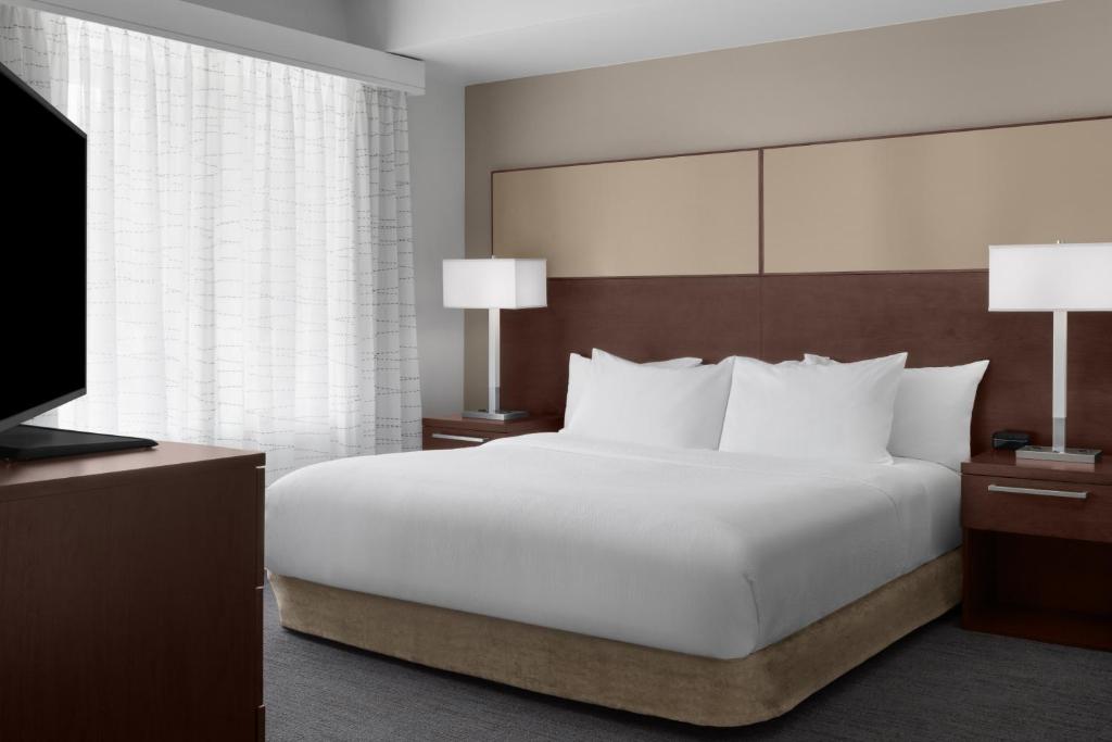 Residence Inn by Marriott Santa Clarita Valencia - Suite Met 2 Slaapkamers En Slaapbank - Niet-roken