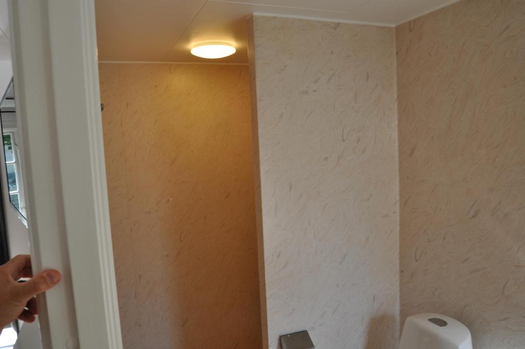Koupelna v ubytování långstorp höör huvudbyggnad v flygel