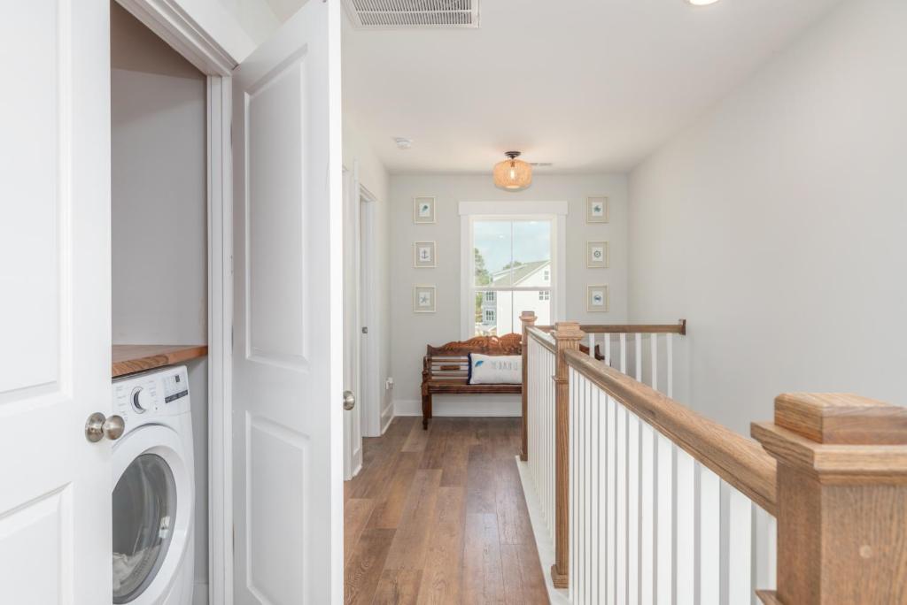 Gallery image of (14) Shell Yeah, Direct Marsh Views, Pool, Family Friendly in Hilton Head Island