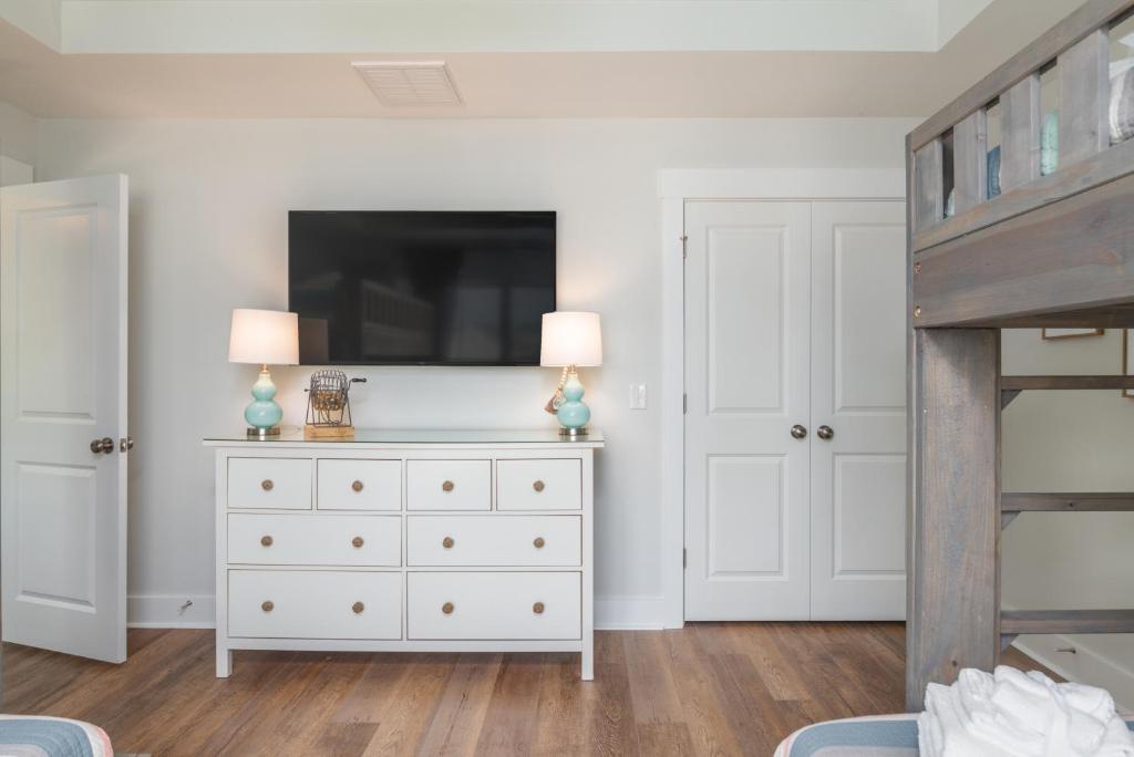 Gallery image of (14) Shell Yeah, Direct Marsh Views, Pool, Family Friendly in Hilton Head Island