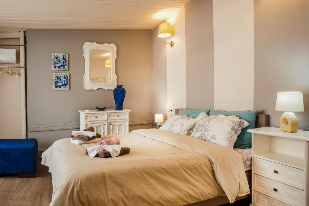 The Hidden Loft in Volos Town