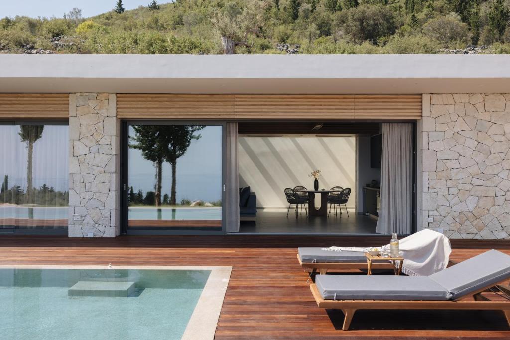 Bazén v ubytování Petroto Sea View Villas nebo v jeho okolí