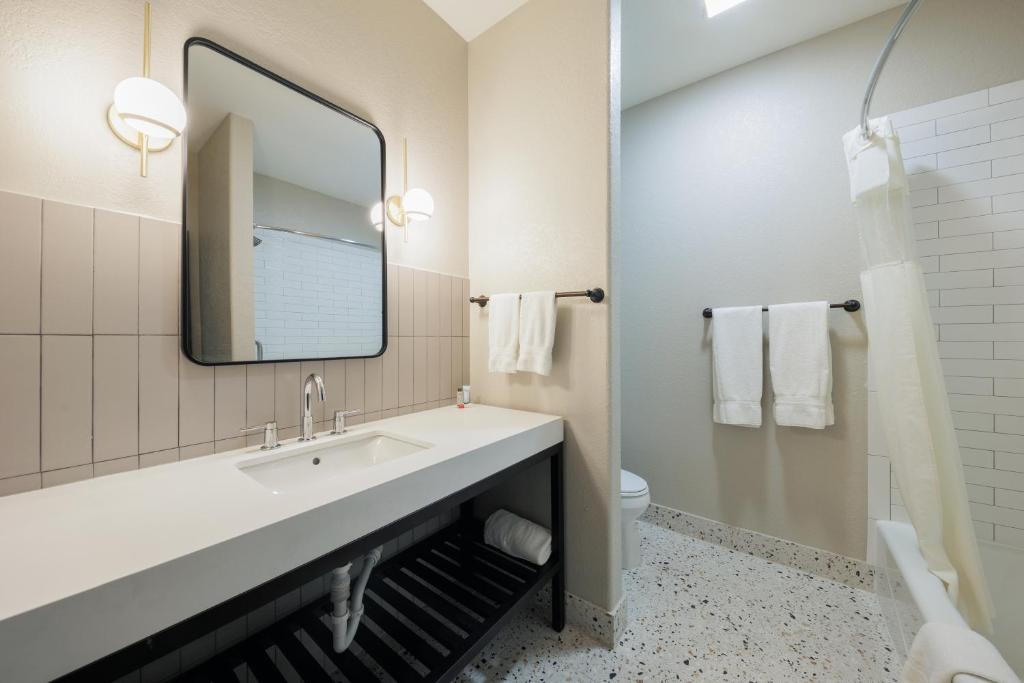 Blanco River Hotel photo